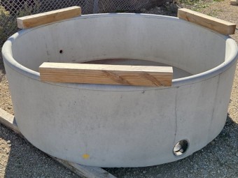 CLEARANCE!  1.94m diameter / 1400Lt Round Concrete Troughs - minor damage