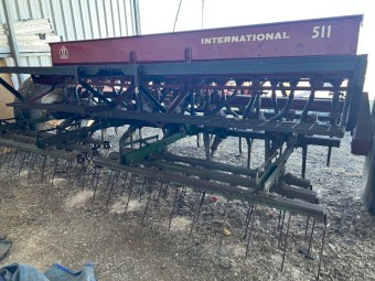 International 511 Combine 20 row