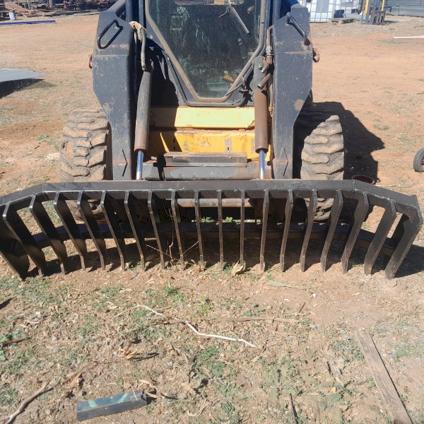 New stick rake suit skid steer hitch 