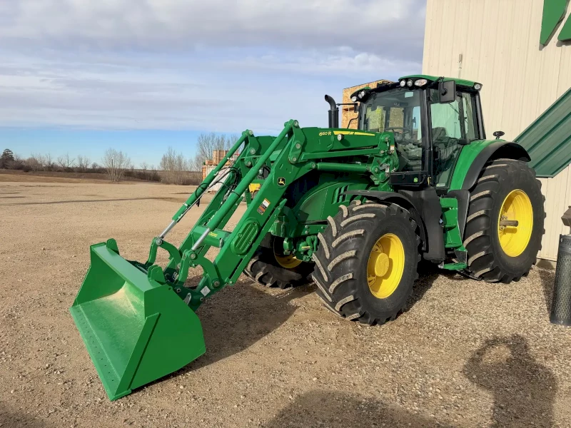 John Deere 6175M Row Crop Tractor