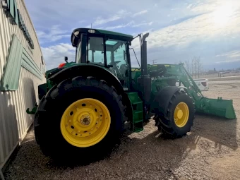 John Deere 6175M Row Crop Tractor