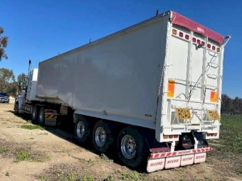 2022 Moore Chassis Tipper