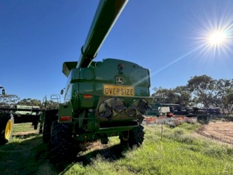 2017 John Deere S680 Header