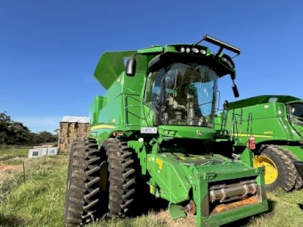 2017 John Deere S680 Header
