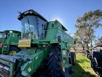 2011 John Deere 9770 Header