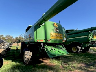 2011 John Deere 9770 Header