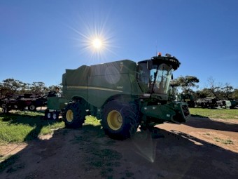 2015 John Deere S690 Header