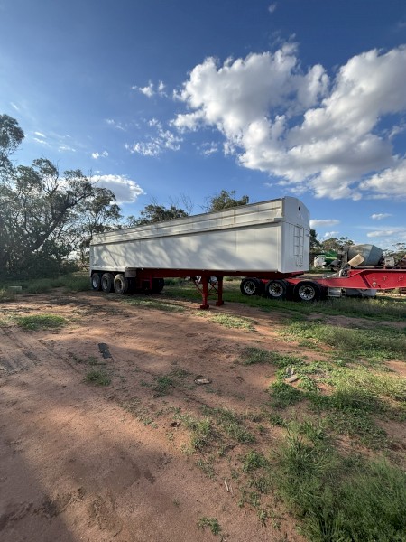1981 White Weightsaver Tipper Trailer