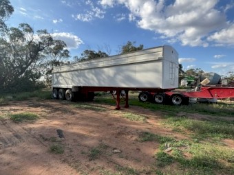 1981 White Weightsaver Tipper Trailer