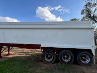 1981 White Weightsaver Tipper Trailer