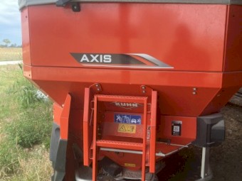Kuhn spreader
