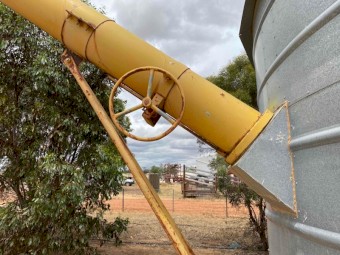 Keogh Field Bin with PTO Auger