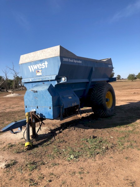 West 3000 Dual Manure Spreader