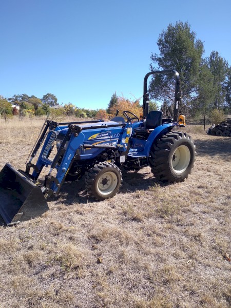 2021 New Holland Workmaster 40 Tractor with Loader