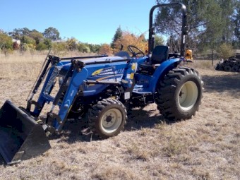 2021 New Holland Workmaster 40 Tractor with Loader