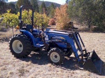 2021 New Holland Workmaster 40 Tractor with Loader