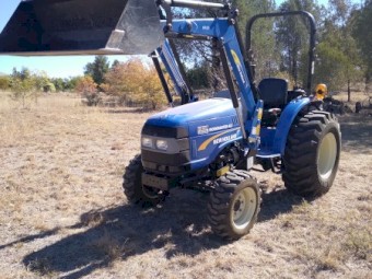 2021 New Holland Workmaster 40 Tractor with Loader