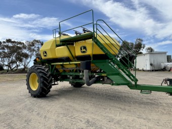 John Deere 1910 Air Seeder Cart