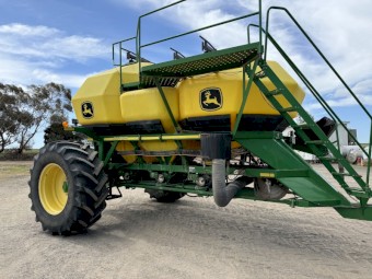 John Deere 1910 Air Seeder Cart