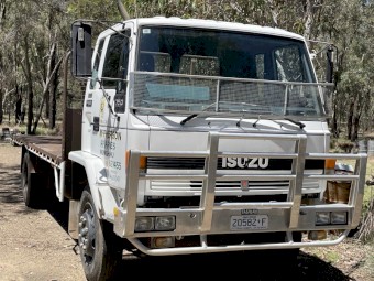 1995 Isuzu tray truck. 13000GVM 