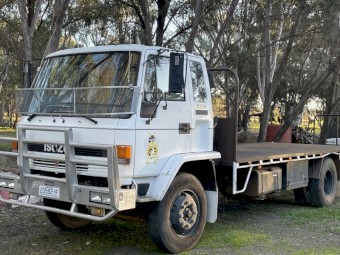 1995 Isuzu tray truck. 13000GVM 