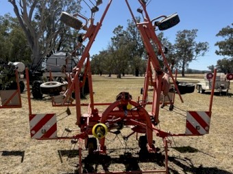 KUHN QF6502 TEDDER HAY RAKE