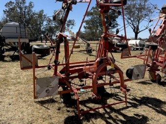 KUHN GF6400MH TEDDER HAY RAKE