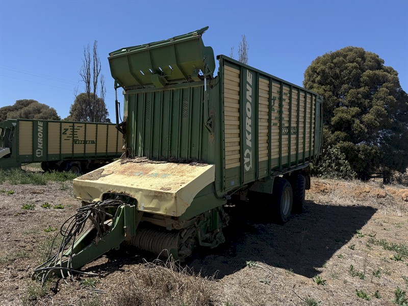 2010 KRONE ZX 450 GL SILAGE WAGON 3