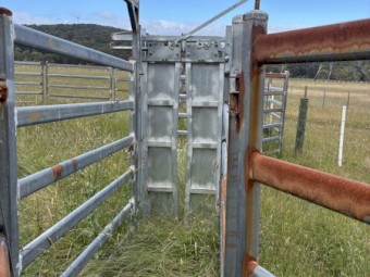 Cattle or horse yards