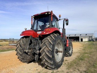 2018 CASE IH Magnum 250 CVT Tractor