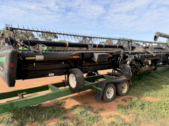 2009 D60 40ft MacDon Front