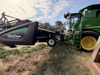 2016 Macdon FD75 40ft Flex Draper Front 
