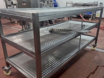 3 BENCH STAINLESS TROLLEY WITH WHEELS 