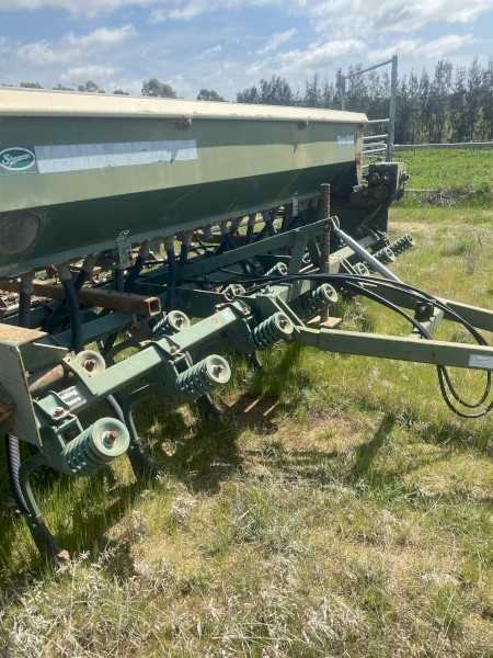 John Shearer 19 Run linkage seed drill
