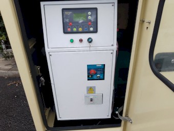50KVA Cummins / Stamford Silenced Diesel Generator 3 Phase 415V with ATS