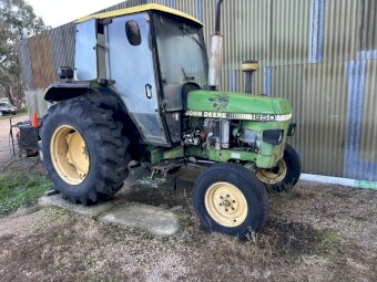 John Deere 1850 Tractor