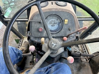 John Deere 1850 Tractor