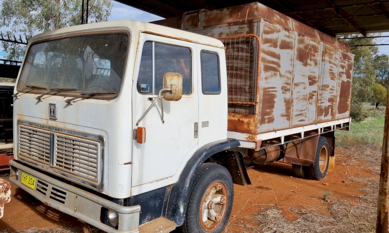 1976 International Acco 1710B Tipper Truck