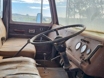 1976 International Acco 1710B Tipper Truck