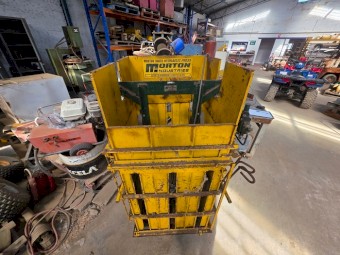 Morton Baker Hydraulic Wool Press