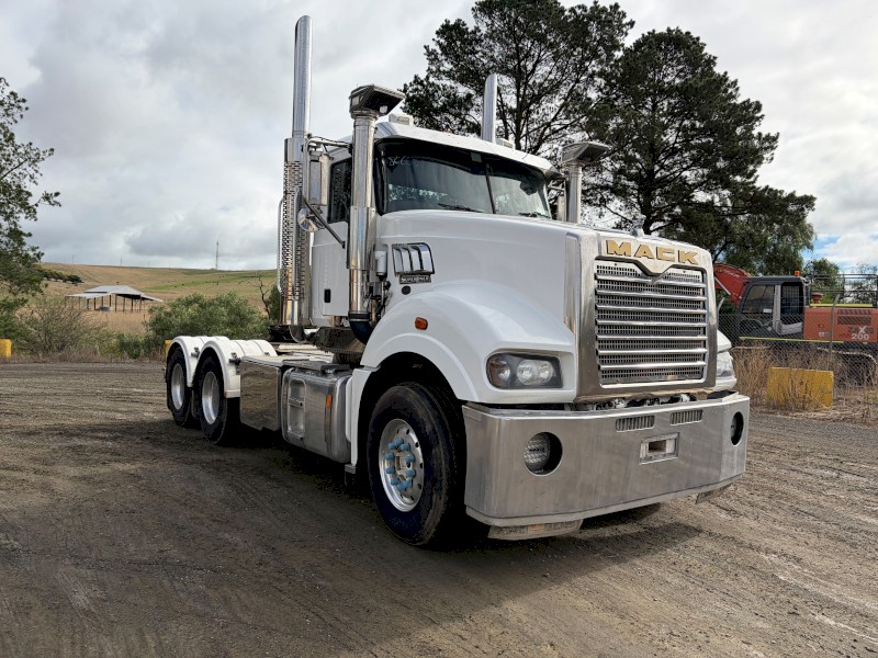 2018 Mack Superliner Day Cab **REBUILD HISTORY**