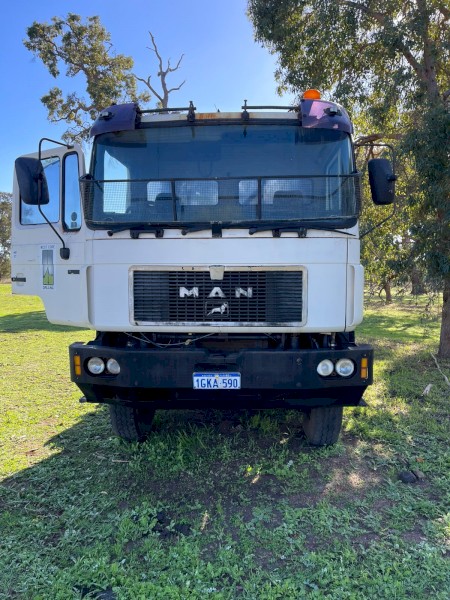MAN 8 x 8 Support Truck
