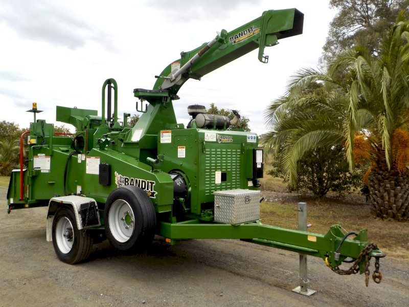 10/2018 BANDIT INTIMIDATOR 18XP 18" COMMERCIAL WOOD CHIPPER