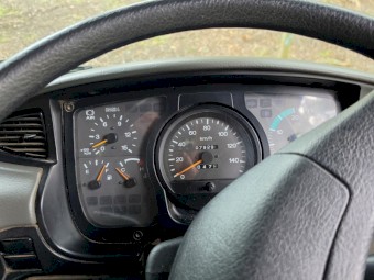 Nissan ud 245
