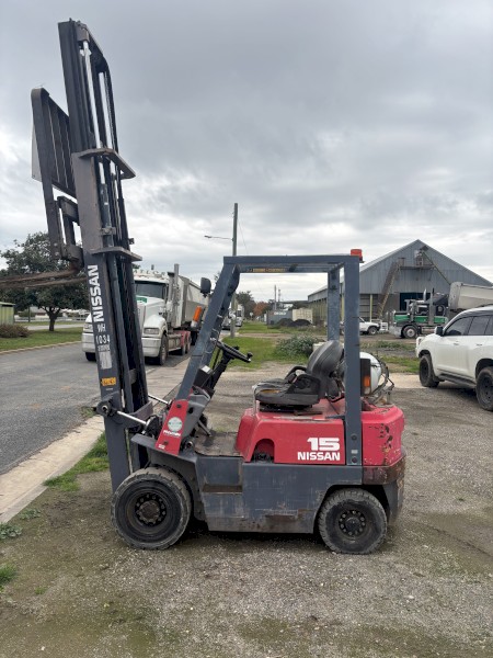 Nissan 15 Forklift