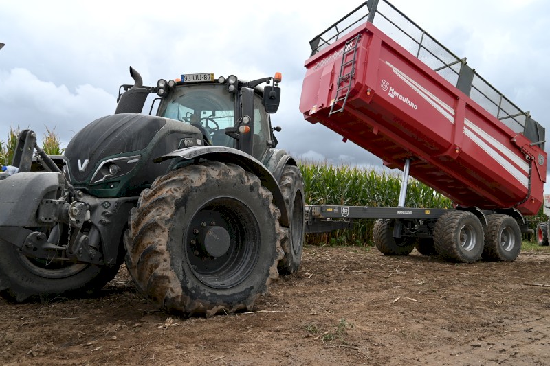HERCULANO 30 cube Silage / Grain trailer.