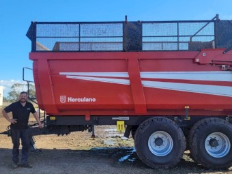 HERCULANO 30 cube Silage / Grain trailer.