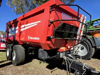 HERCULANO 30 cube Silage / Grain trailer.