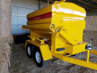 MP40 Ezy Feeder Mobile Grain Bin