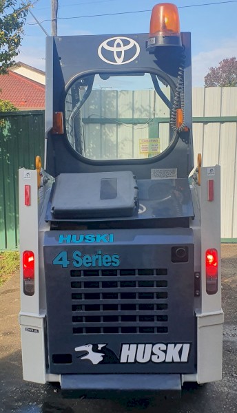 2011 Toyota Huski Skid Steer 4SKD4 – Excellent Condition 4sdk4